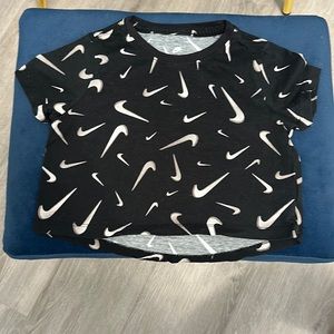 Nike kids crop top size Small
